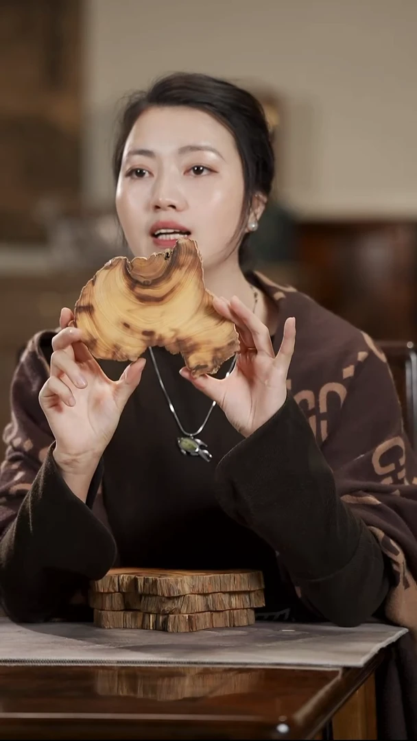 柏木（崖柏）崖柏陈化黑油料杯垫