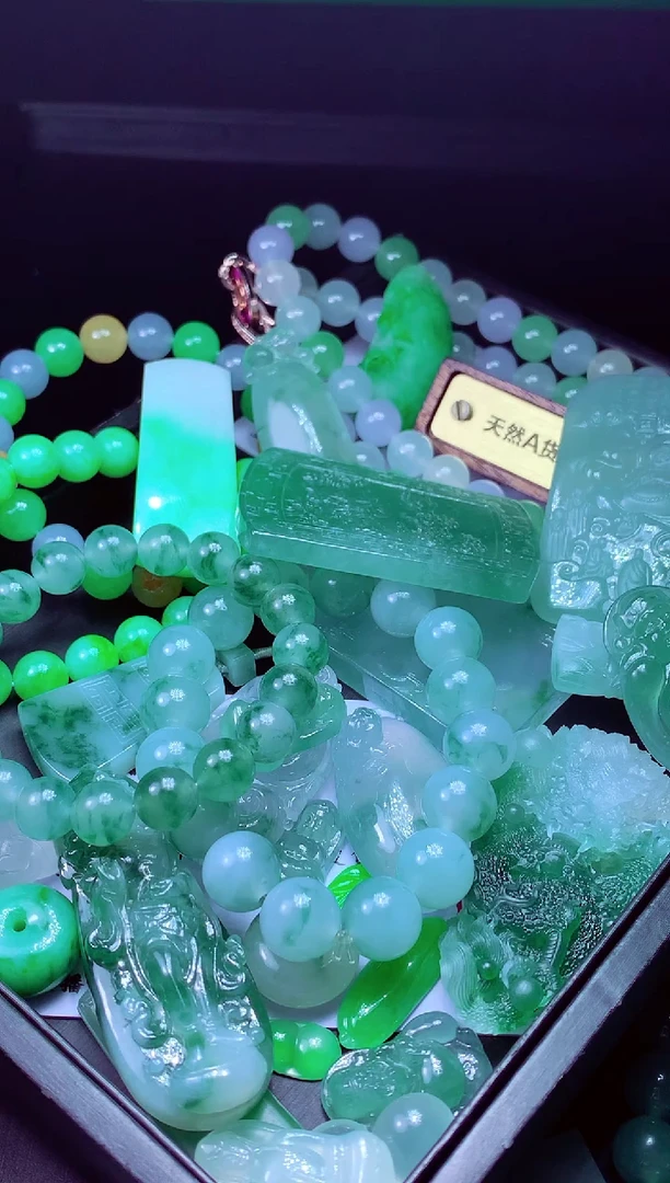 未镶嵌定制翡翠A***?翡翠毛货定制