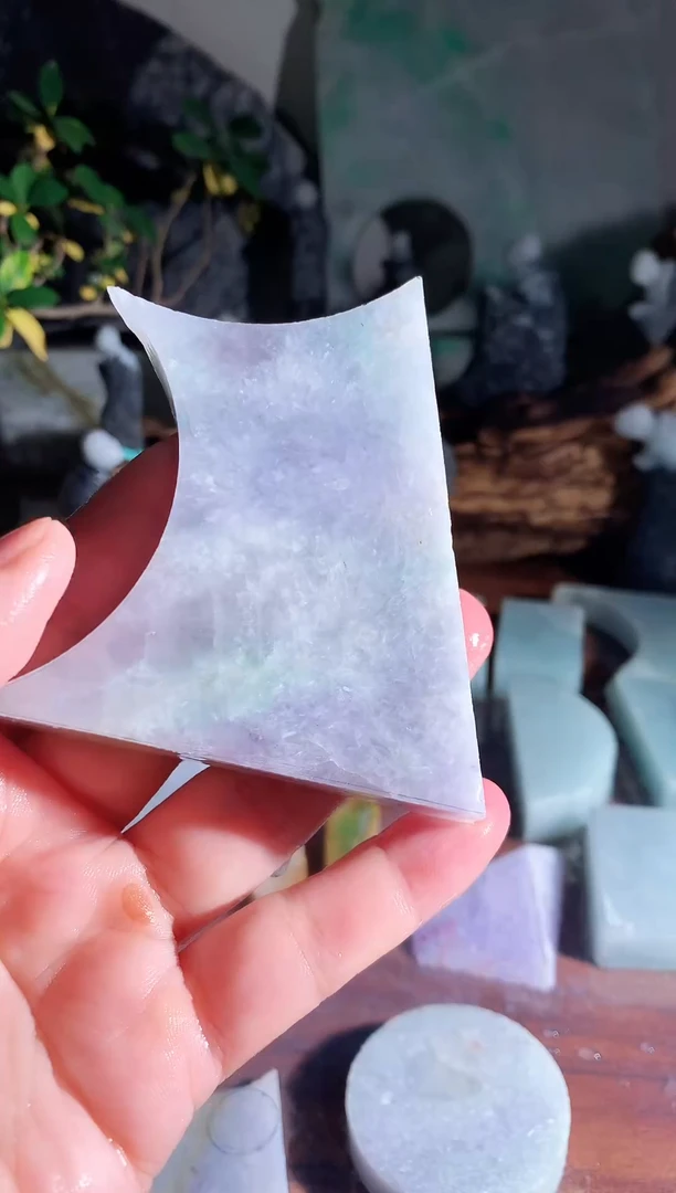 【闪购商品】翡翠吊坠(不含链)未镶嵌C10