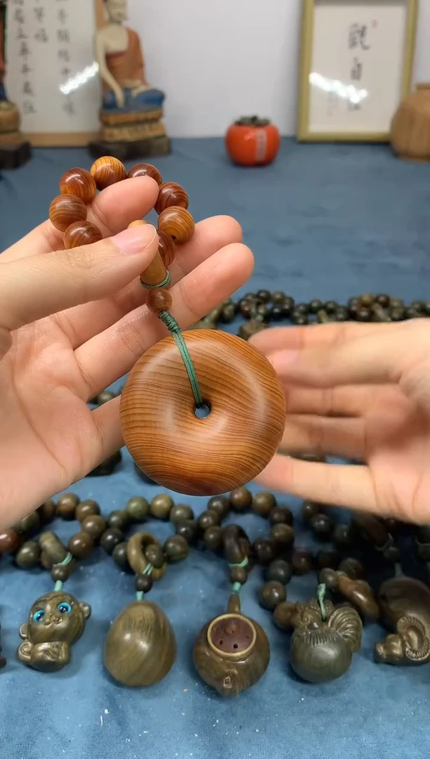 【闪购商品】维腊木（绿檀）把件高油料 平安扣