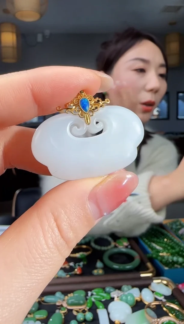 吊坠(不含链)18K金镶嵌和田玉1