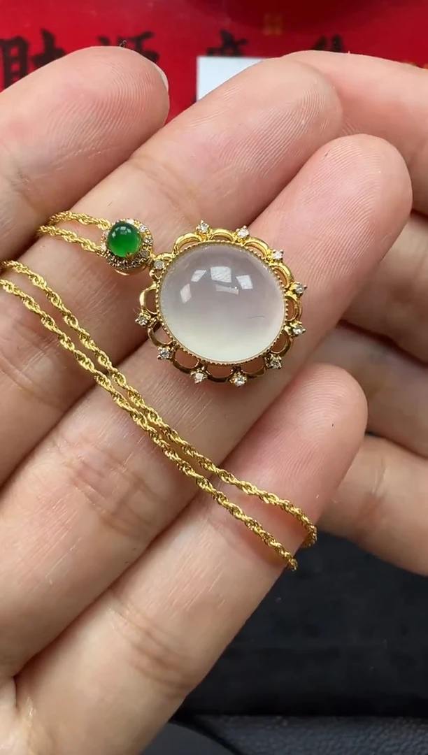 【闪购商品】翡翠吊坠(赠链)18K金镶嵌蛋面吊坠