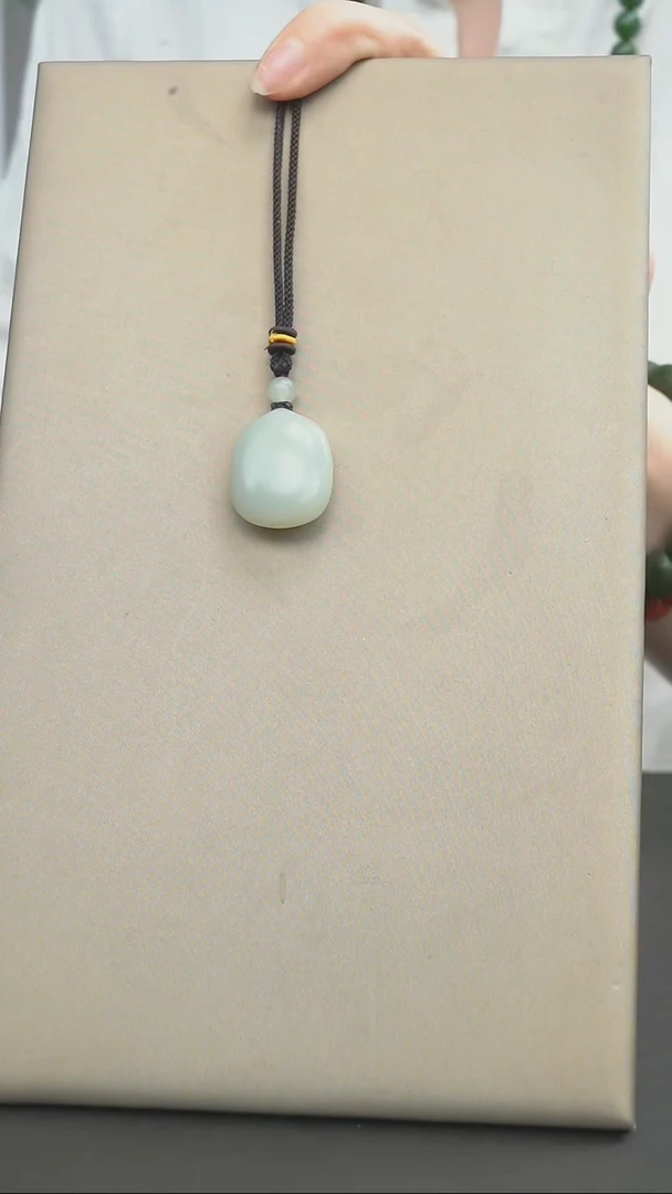 和田玉未镶嵌颈饰和田玉 未镶嵌 颈饰