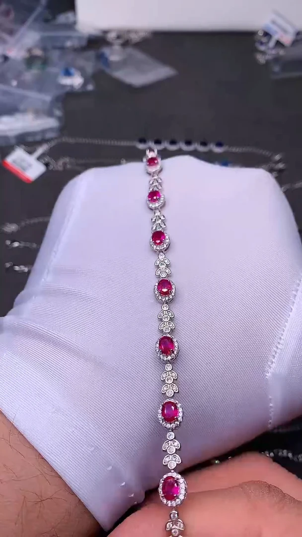 【闪购商品】红宝石手链银S925镶嵌......