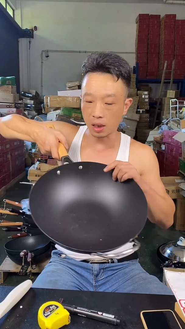 食品级塑料1素味铁锅34平底有盖  用过的