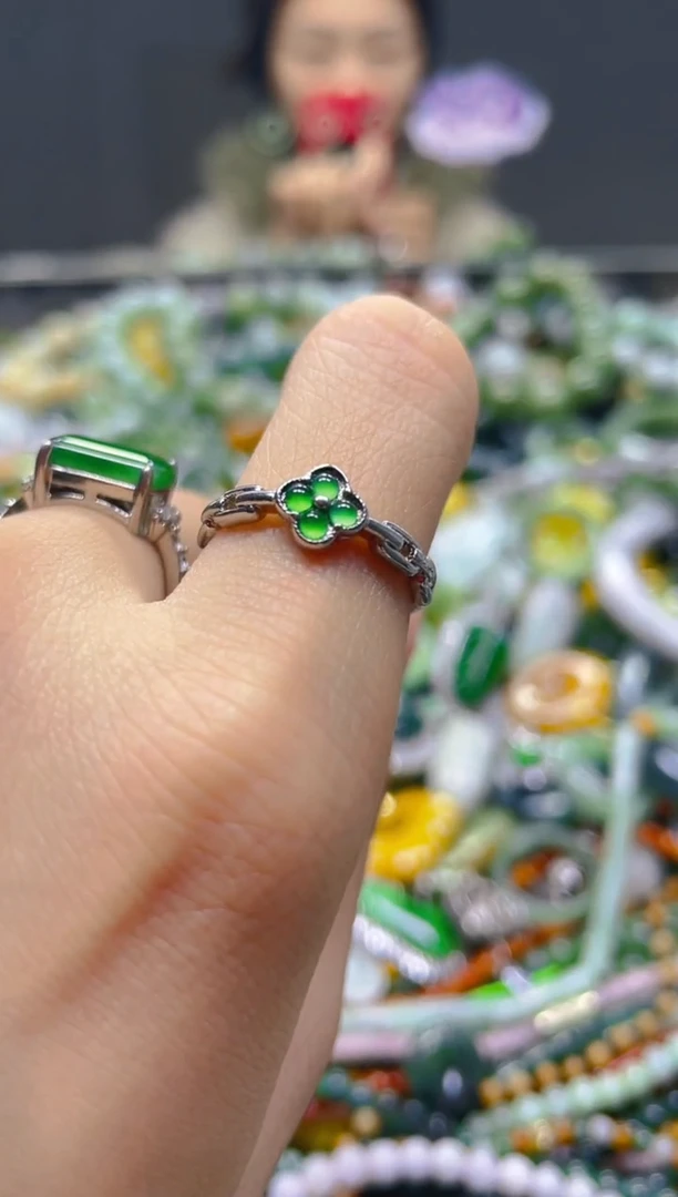 颈饰未镶嵌翡翠/W/翡翠A货，一件也是批发价