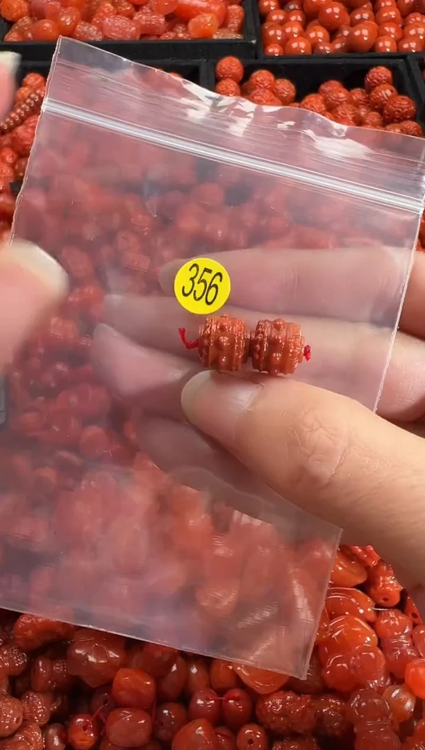 颈饰未镶嵌南红玛瑙1