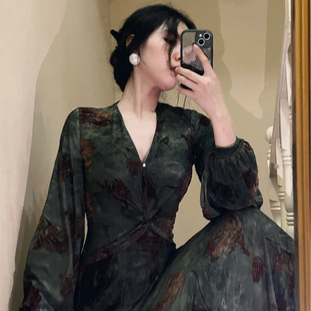 LHMknk1画报夫人原创自制植绒烧花弹力v领复古鱼尾连衣裙 纠缠