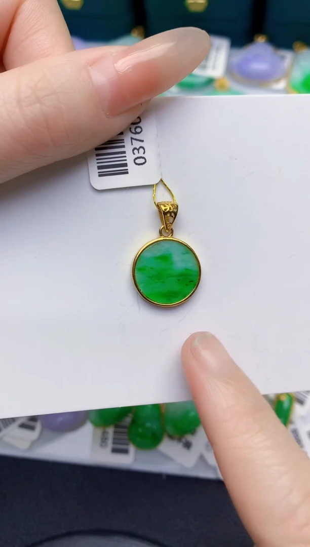 颈饰未镶嵌翡翠缅甸天然翡翠A货