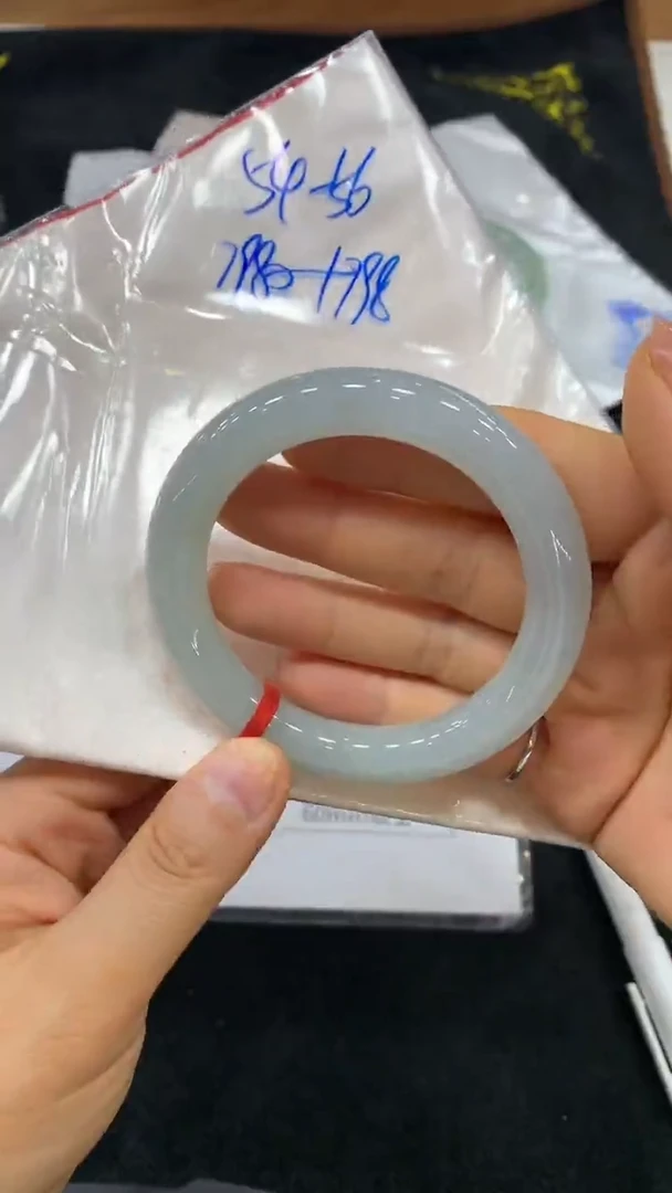 未镶嵌手镯翡翠圆条54-56买断价不退换