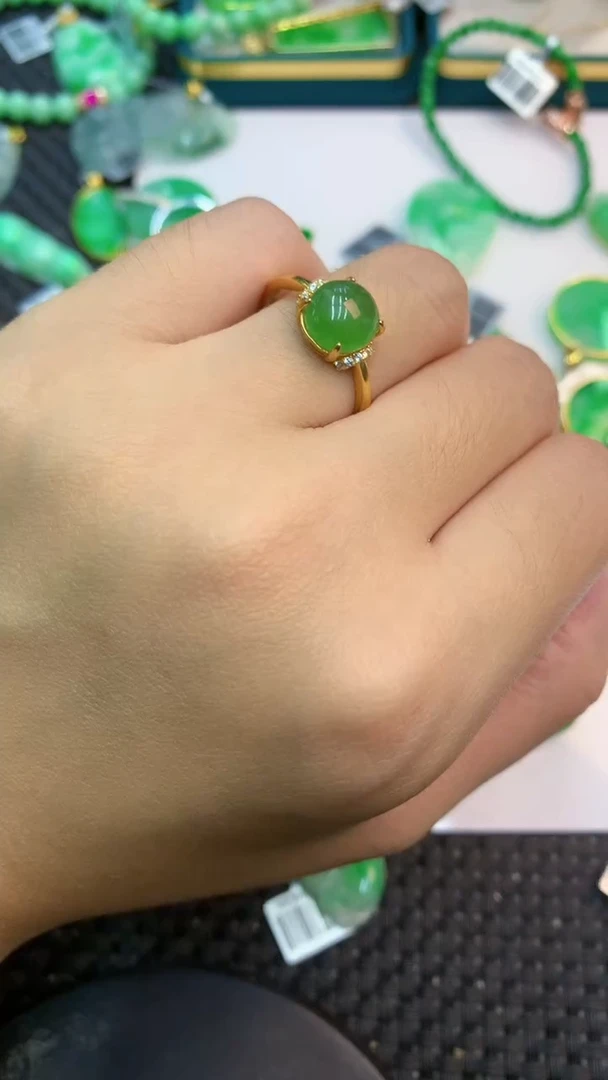 颈饰未镶嵌翡翠1