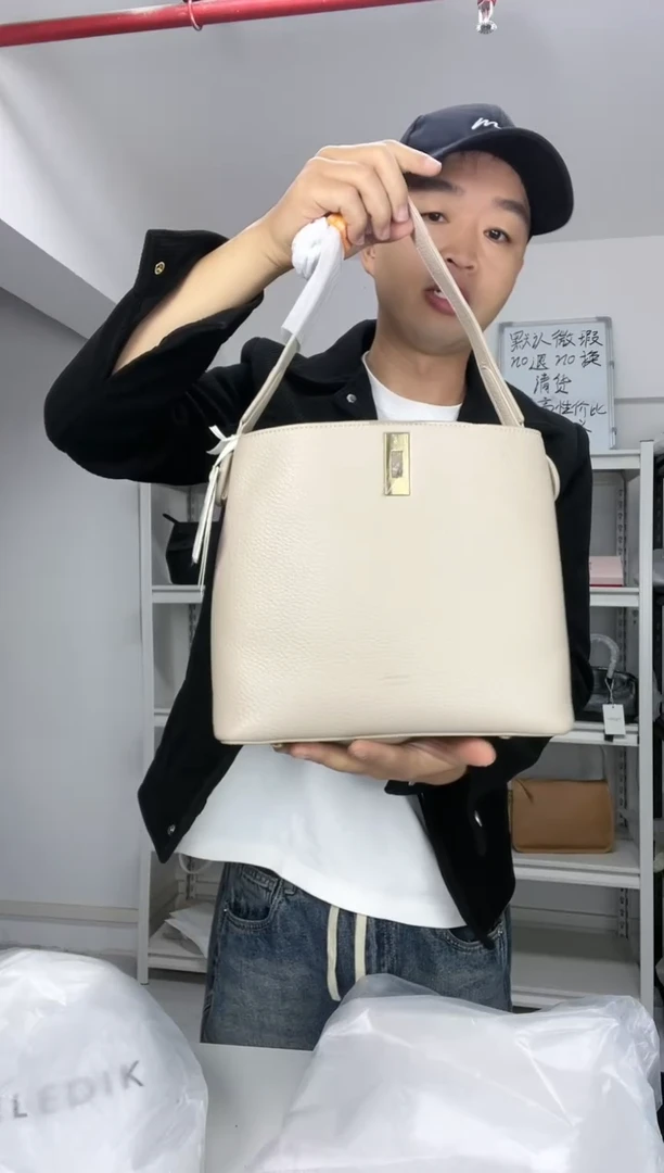 牛皮【尤尤轻奢女包】时尚百搭轻奢款式女包713