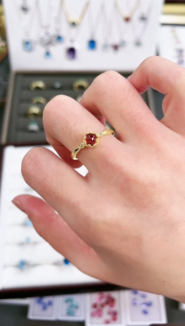 【闪购商品】石榴石戒指银S925镶嵌T88