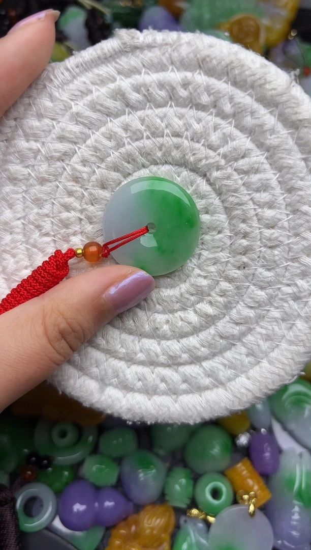 颈饰未镶嵌翡翠缅甸翡翠吊坠