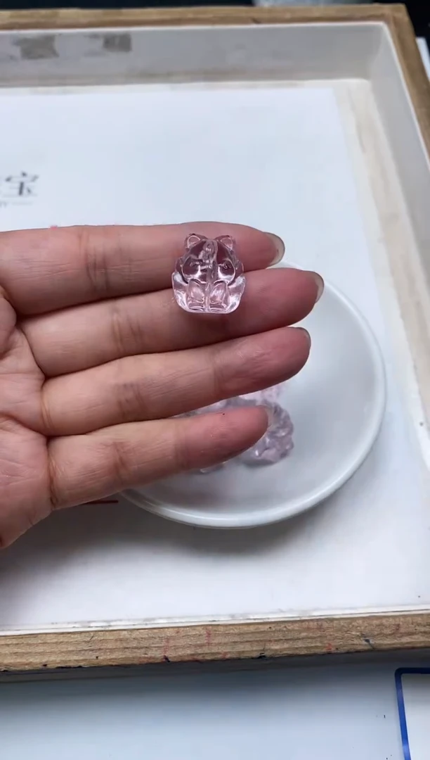 未镶嵌颈饰水晶D845 粉水晶 九尾狐1个9.9元