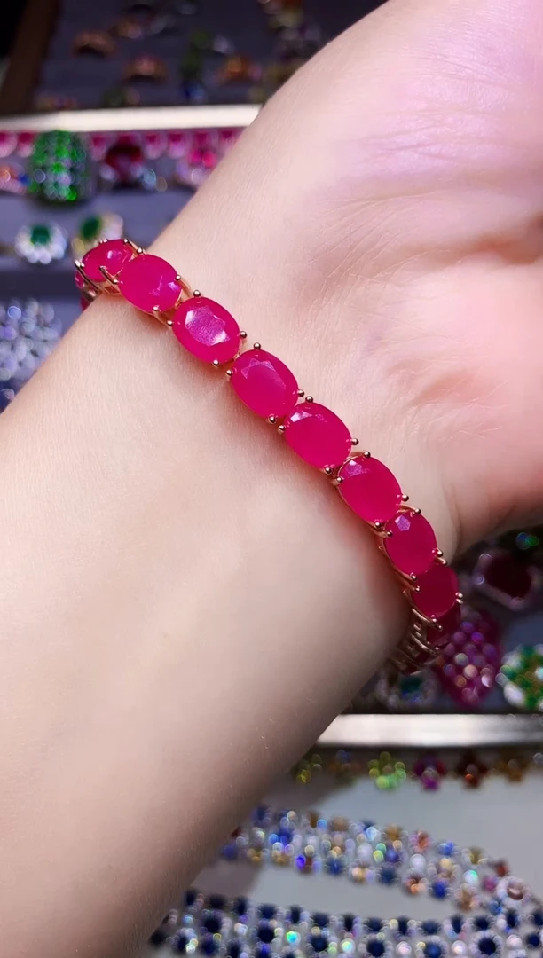 银S925镶嵌手链红宝石....