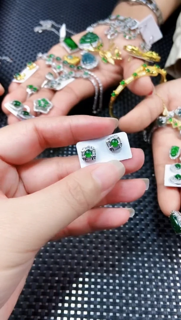 【闪购商品】翡翠耳饰未镶嵌111111111