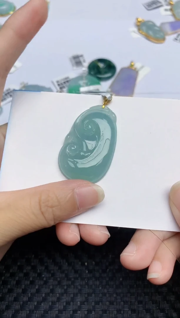 翡翠18K金镶嵌颈饰天然翡翠A货