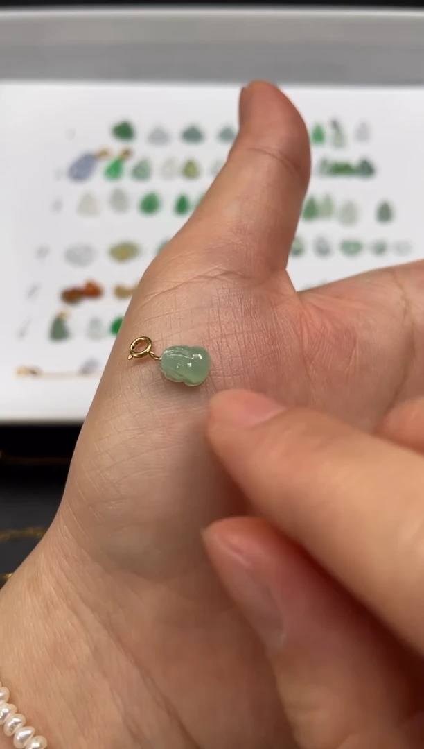 吊坠(不含链)18K金镶嵌翡翠一个JK285