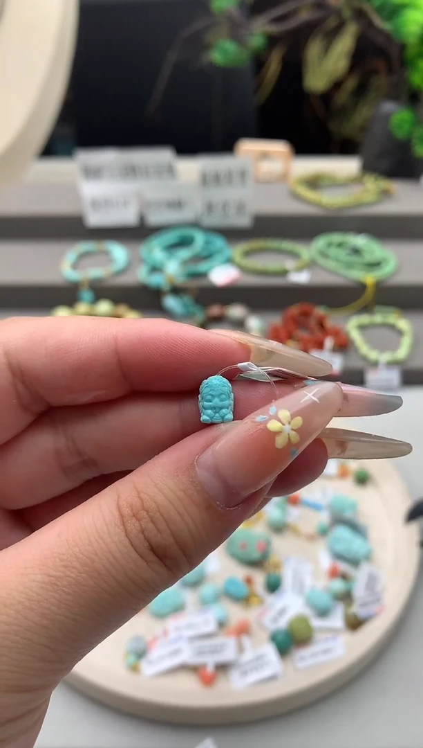 绿松石未镶嵌雕刻D07