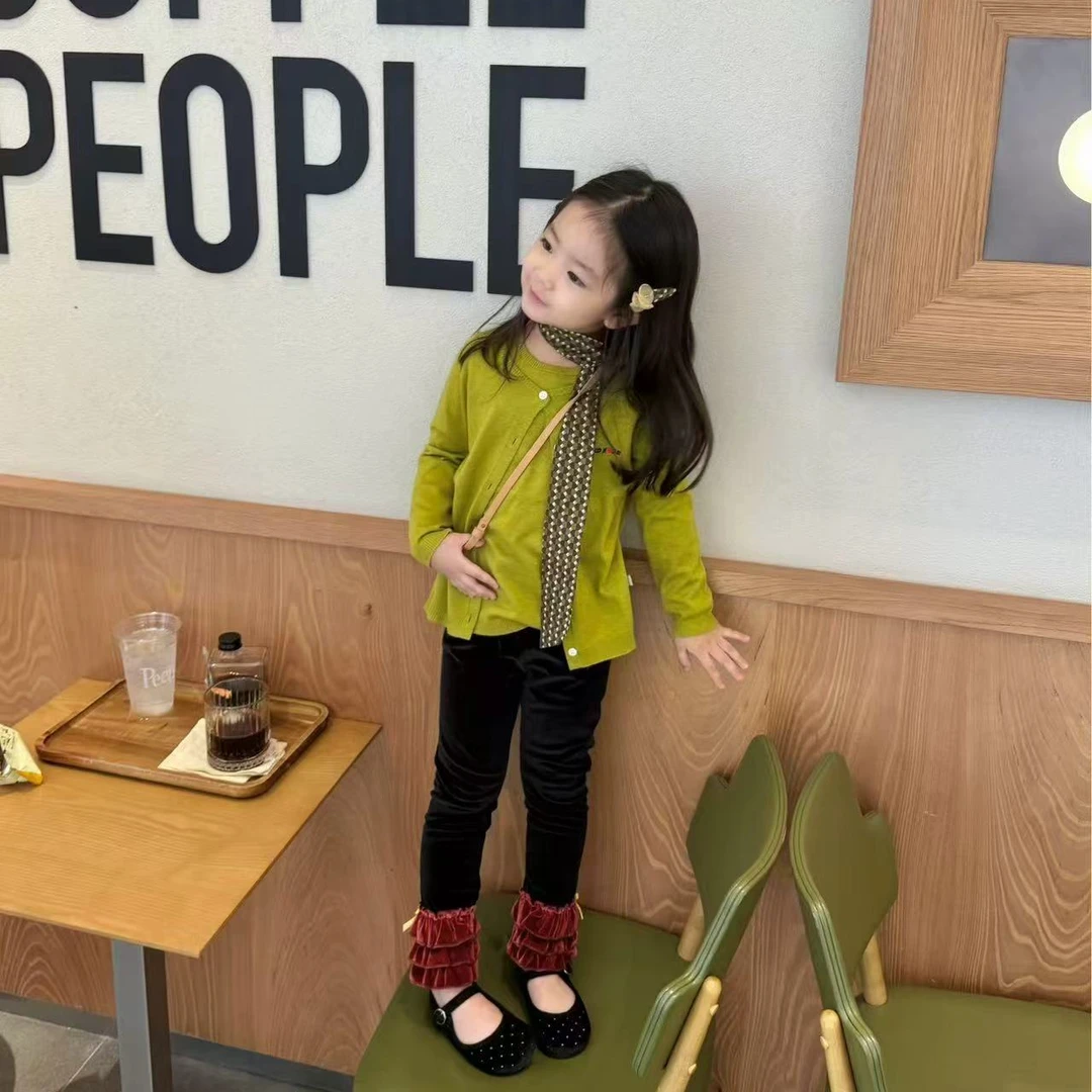 壹妈韩版童装女童秋季套装洋气儿童绿色针织两件套黑色打底喇叭裤