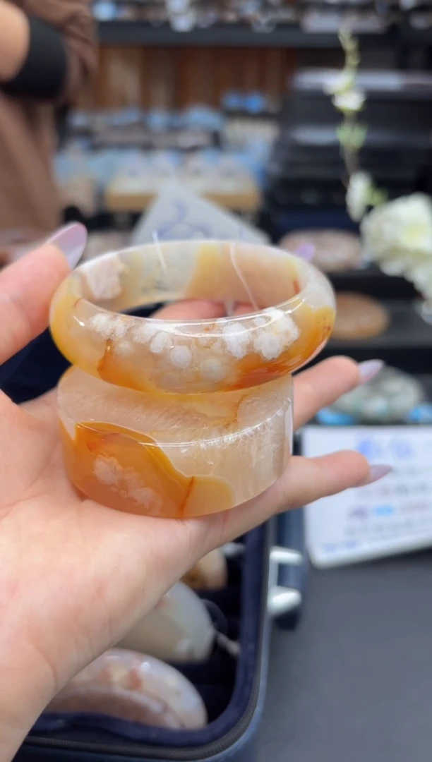 未镶嵌手镯石英质玉A557(59圈赠送镯心)