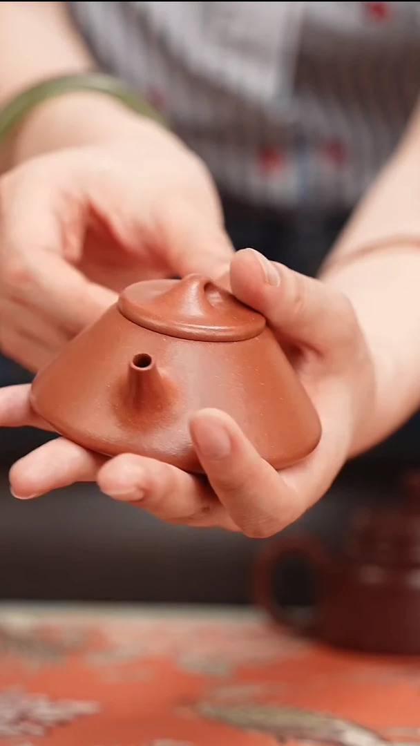 茶壶紫砂手磨金降坡纳底合瓢110cc