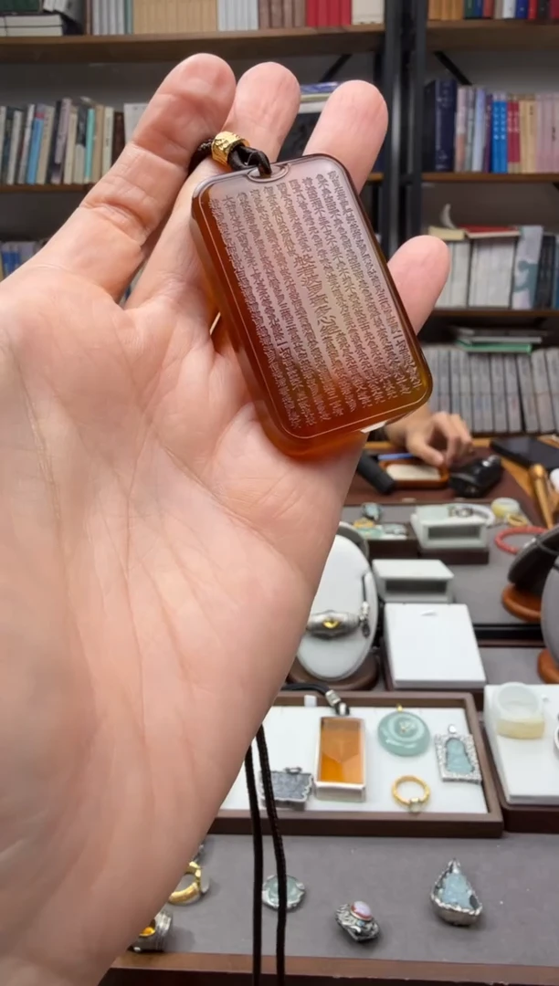 琥珀颈饰未镶嵌小*爷心经
