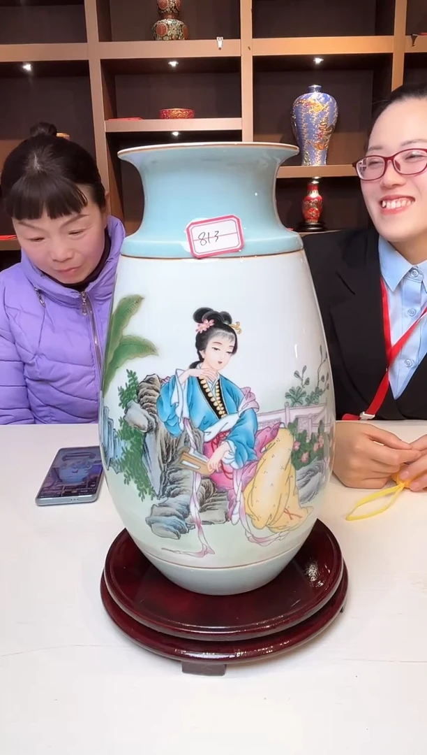 【闪购商品】瓶景德镇陶瓷粉彩仕女赏瓶813