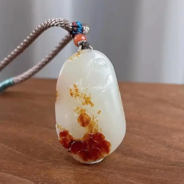 精美高端和田玉吊坠