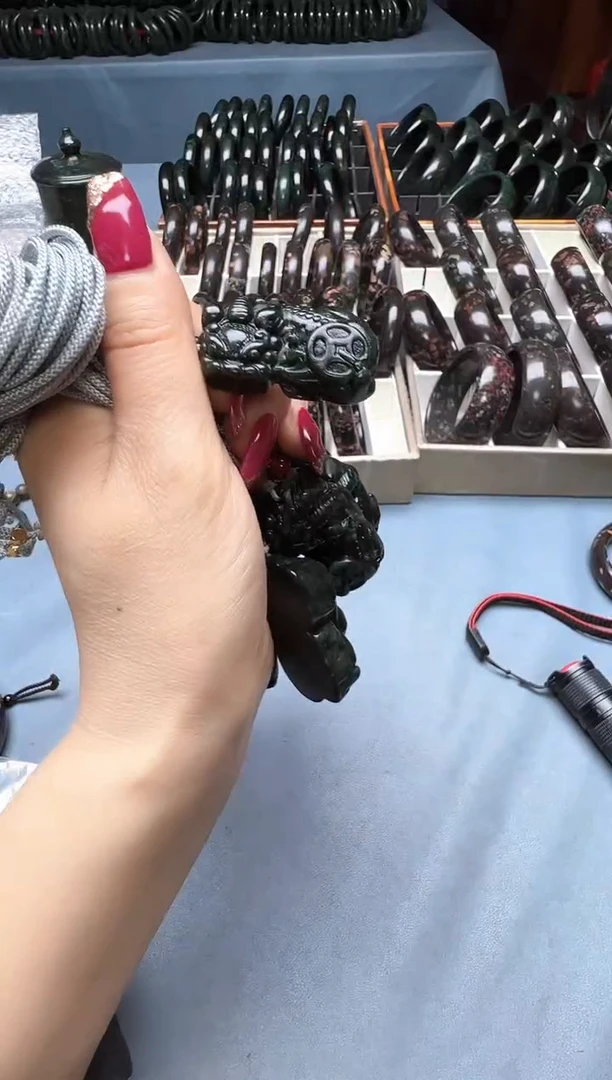 【闪购商品】蛇纹石玉貔貅吊坠合金发一