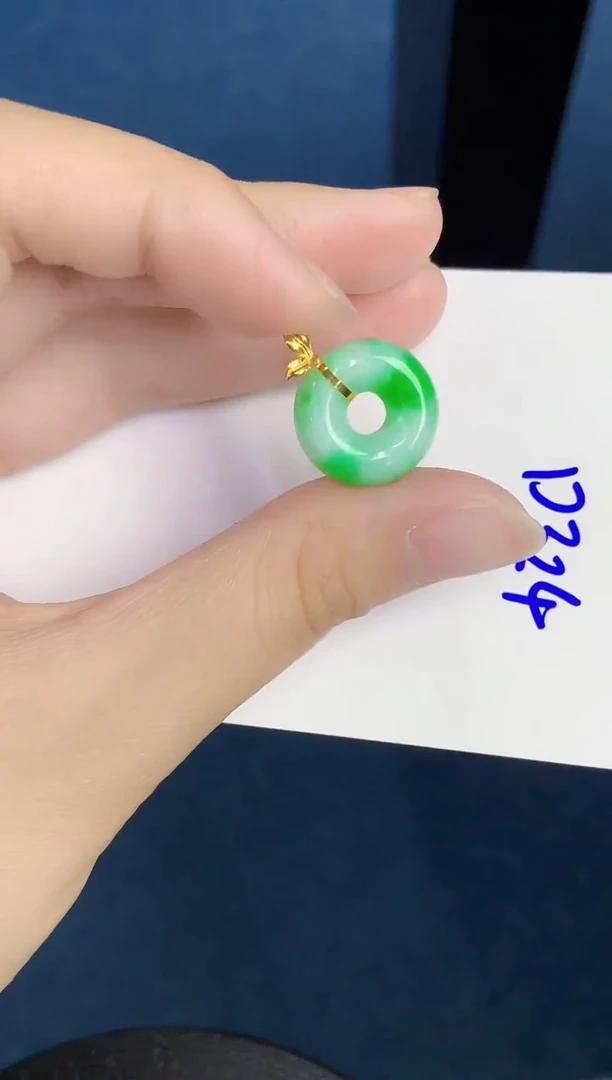 翡翠18K金镶嵌颈饰天然翡翠緬甸A貨