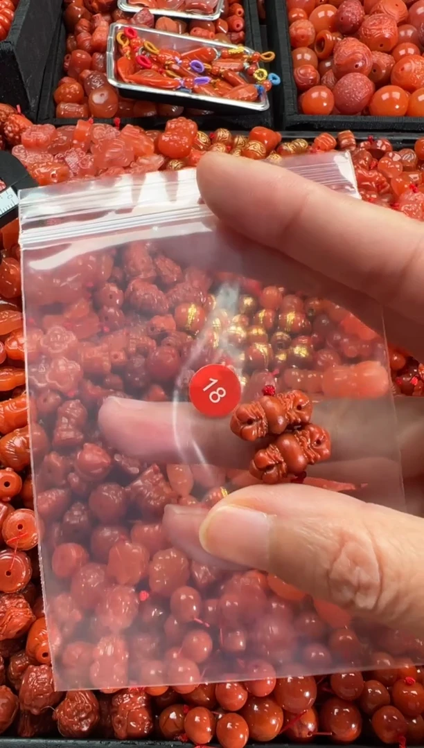 【闪购商品】南红玛瑙颈饰未镶嵌1