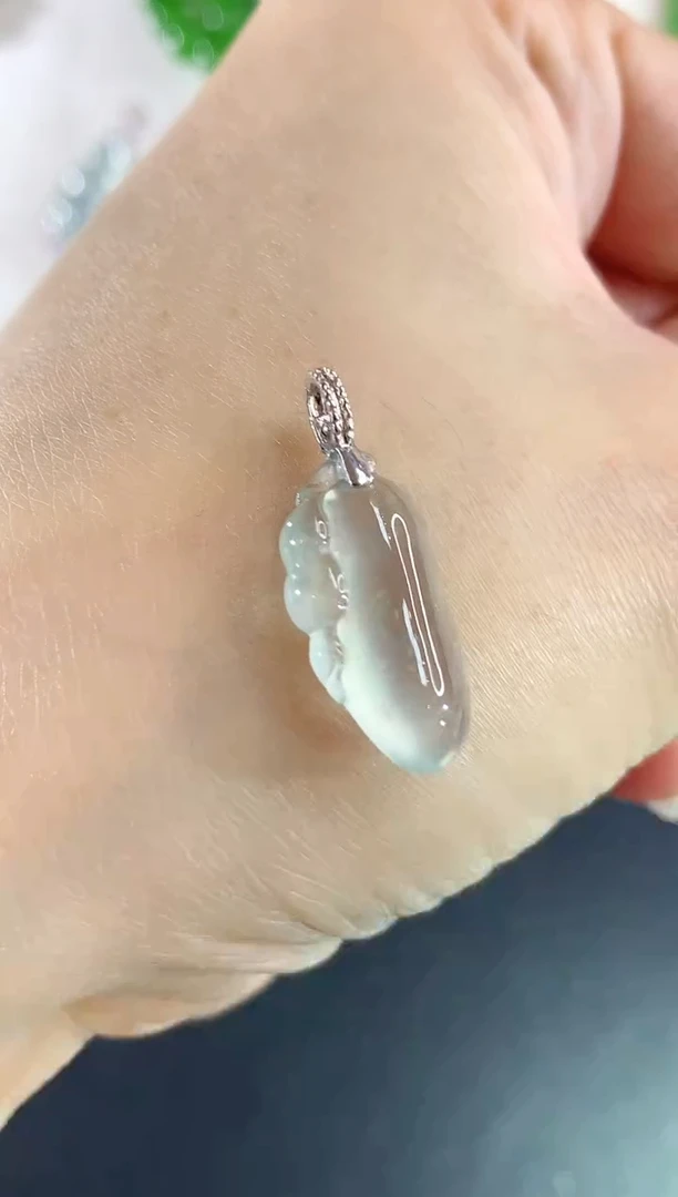 吊坠(不含链)18K金镶嵌翡翠93|