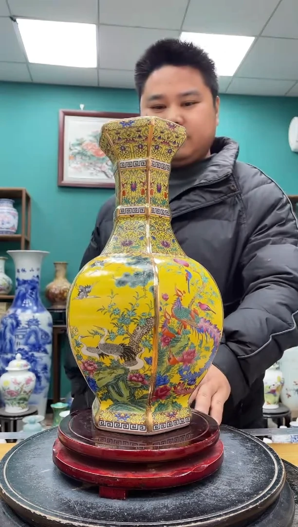 摆件中号六方黄珐琅陶瓷摆件