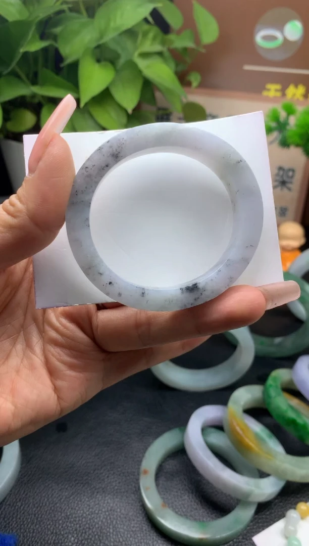 【闪购商品】定制翡翠定制未镶嵌贵妃镯（51-54）