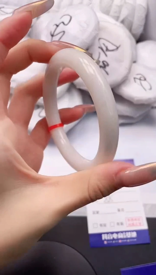 【闪购商品】和田玉手镯未镶嵌7K418-58