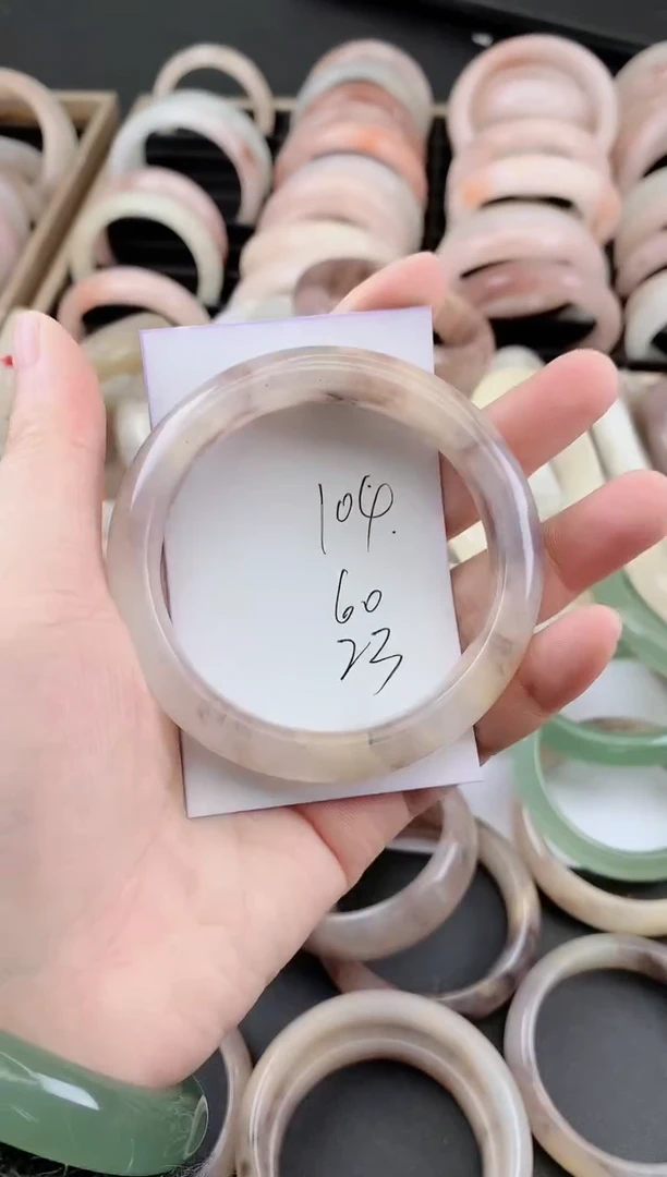 未镶嵌手镯石英质玉104