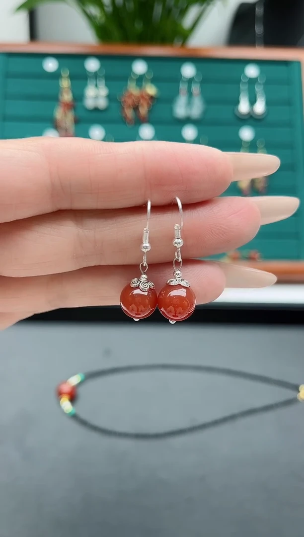 【闪购商品】南红玛瑙耳饰银S925镶嵌350红10m