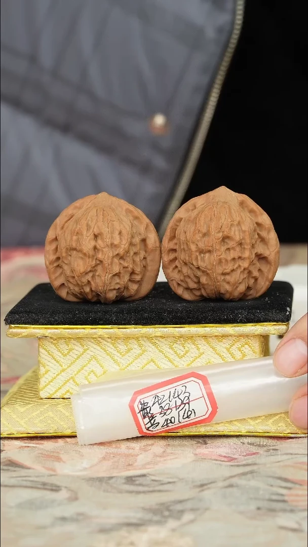 【闪购商品】文玩核桃把件非嫁接将军帽