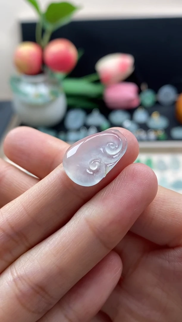 翡翠未镶嵌颈饰翡翠冰种如意