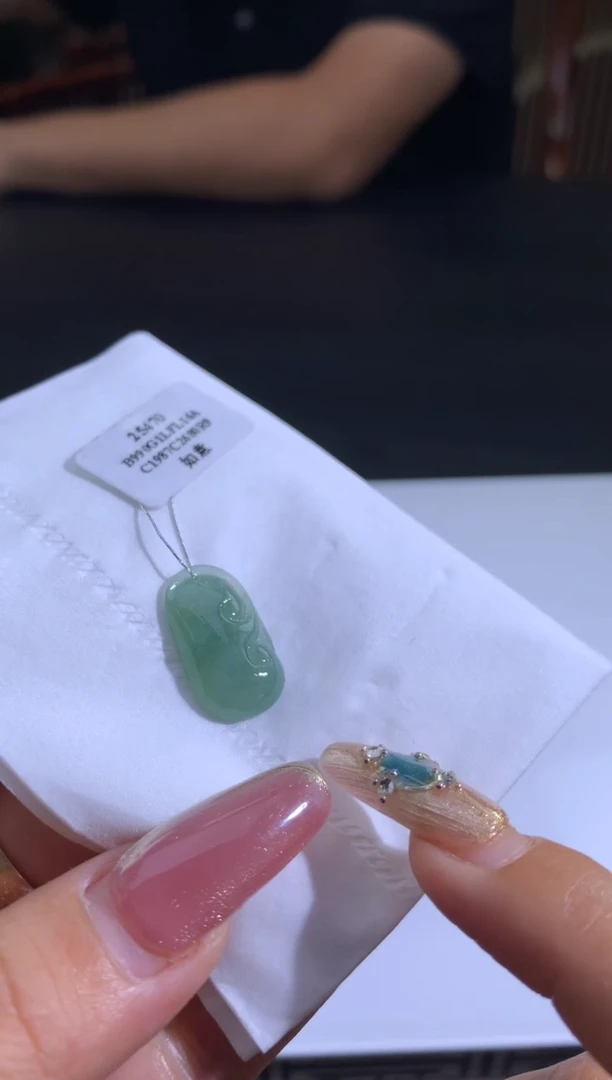 未镶嵌定制翡翠?****安翡翠