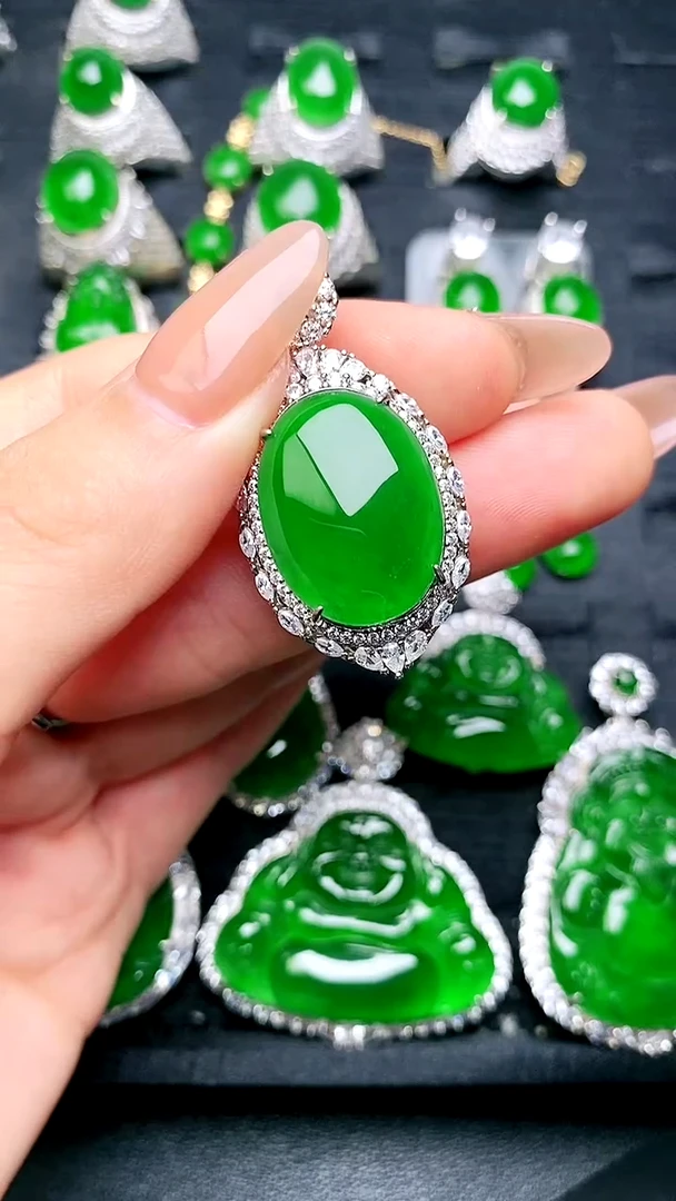 【闪购商品】翡翠吊坠(赠链)银S925镶嵌蛋面吊坠