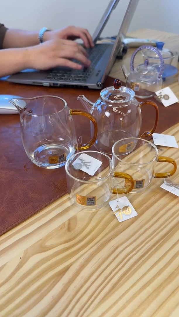 爱***吹宴臣壶琥珀+澄然琥珀+逸杯琥珀一对