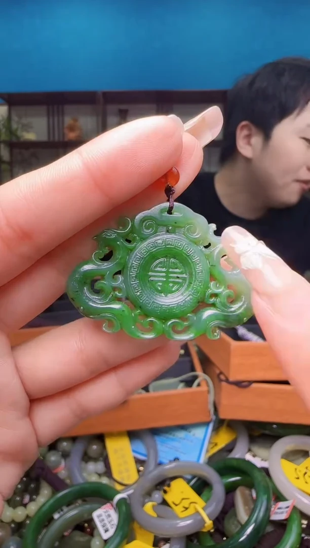 颈饰未镶嵌和田玉1