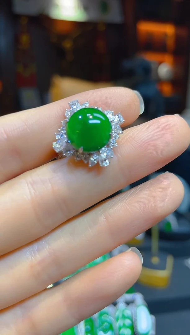 【闪购商品】翡翠戒指18K金镶嵌118571天然A货翡翠戒指