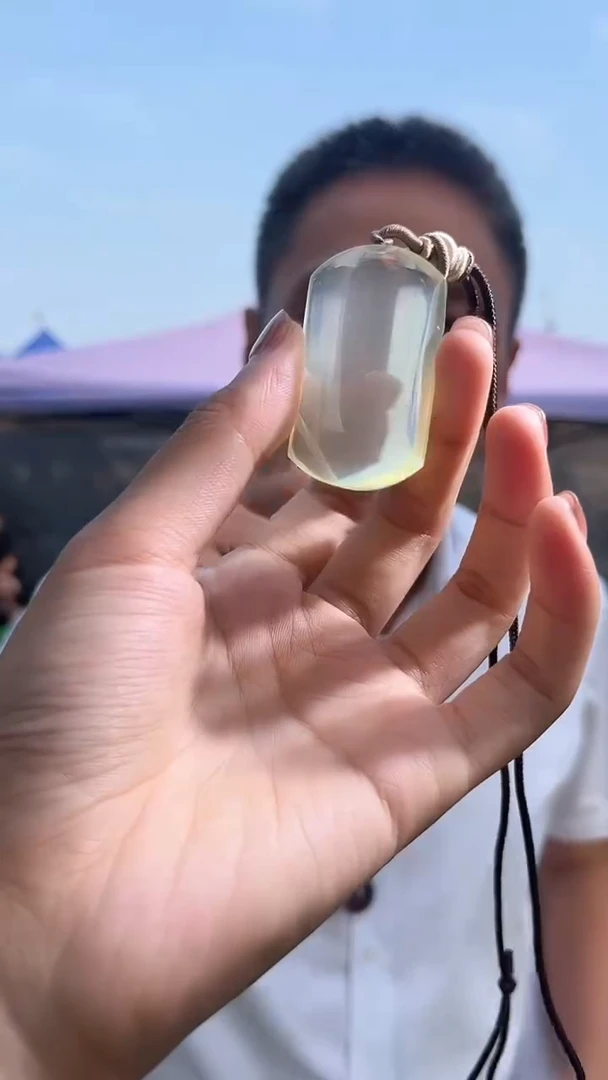 未镶嵌吊坠(赠链)黄晶天然无事牌多样性发一mm