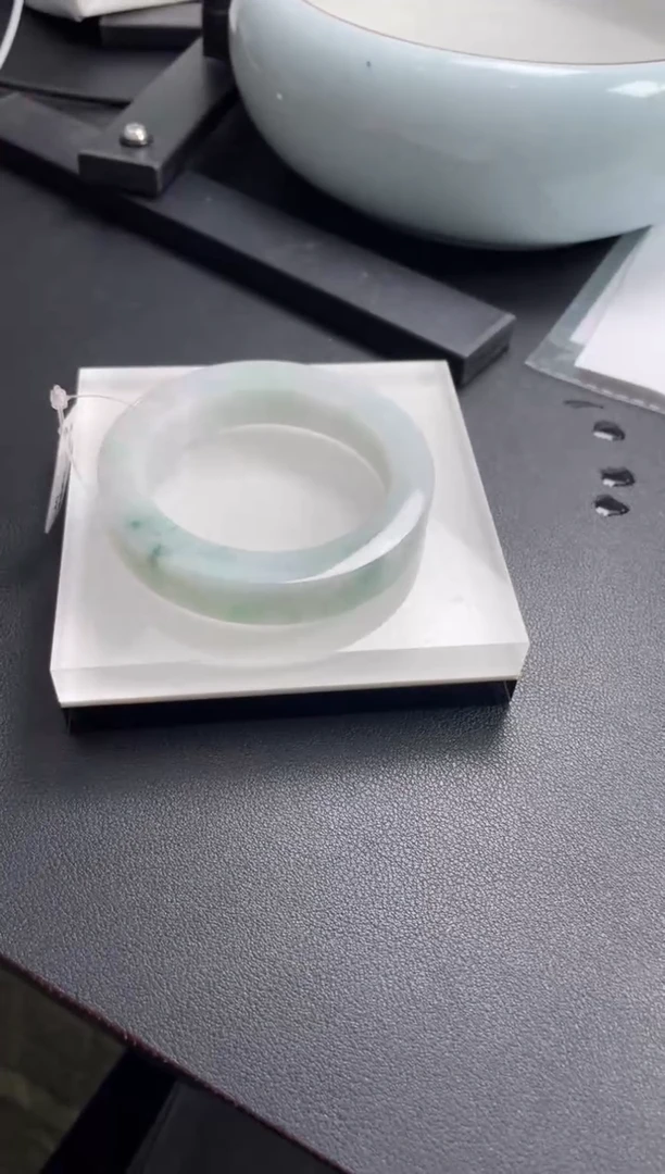 未镶嵌5859正圈定制翡翠缘****55859正圈定制手镯一条