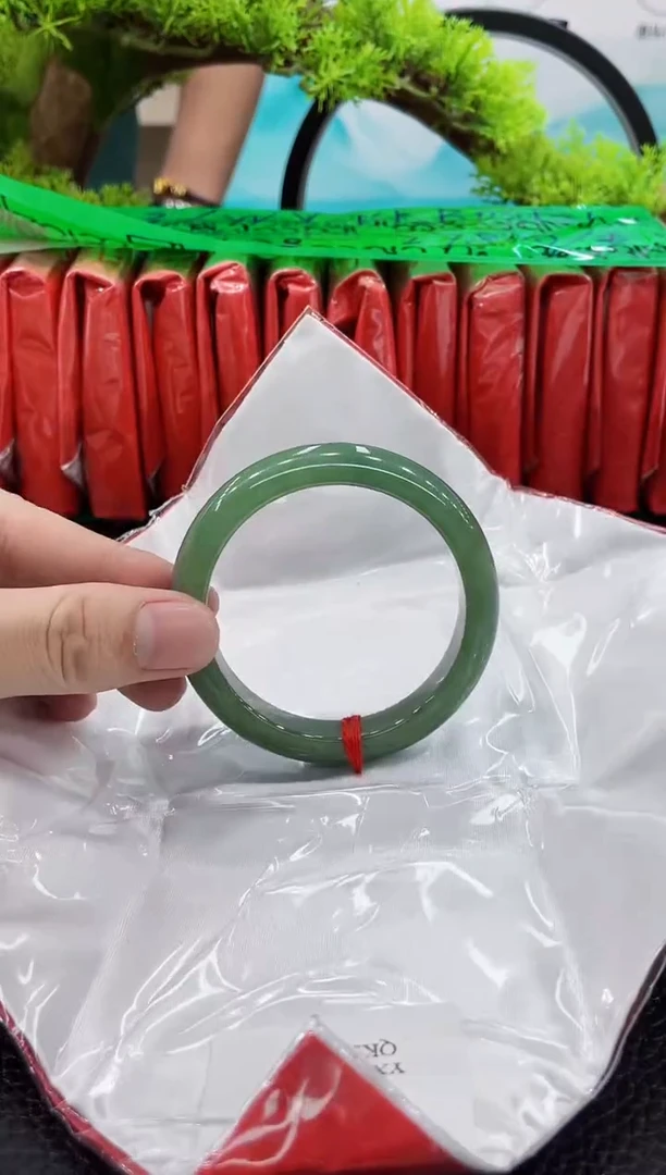 【闪购商品】翡翠手镯未镶嵌手镯