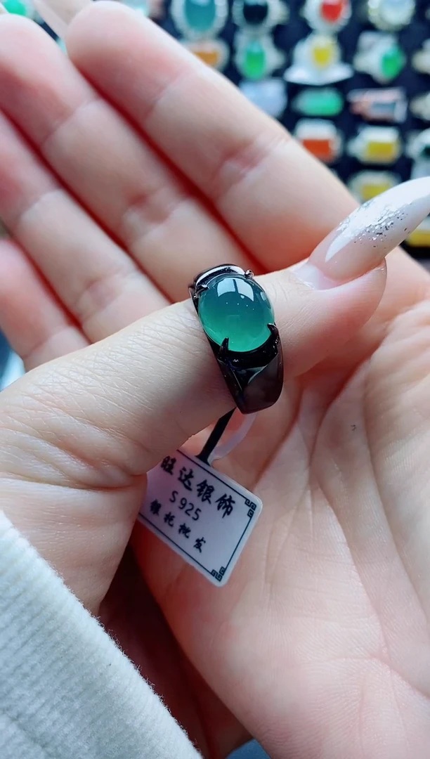 银S925镶嵌戒指翡翠虎***?天然翡翠A货男戒